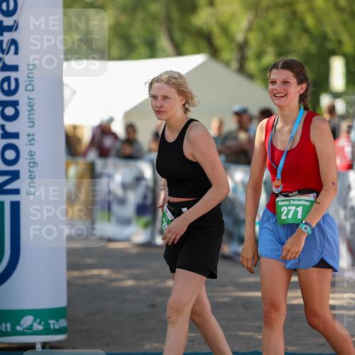 01.09.2024 - 17. Tribühne Triathlon Michael Strokosch http://msf.ph/oto/6907398 01.09.2024 11:22:13 Ziel 248, 295 meine-sportfotos.de