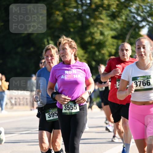 01.09.2024 - BARMER Alsterlauf Dr. Thomas Lammeyer http://msf.ph/oto/6907399 01.09.2024 09:42:41 Laufen 395, 3555, 2023, 3766 meine-sportfotos.de