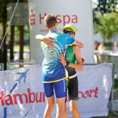 01.09.2024 - 17. Tribühne Triathlon Michael Strokosch http://msf.ph/oto/6907554 01.09.2024 11:23:42 Ziel  meine-sportfotos.de