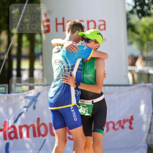 01.09.2024 - 17. Tribühne Triathlon Michael Strokosch http://msf.ph/oto/6907568 01.09.2024 11:23:42 Ziel  meine-sportfotos.de