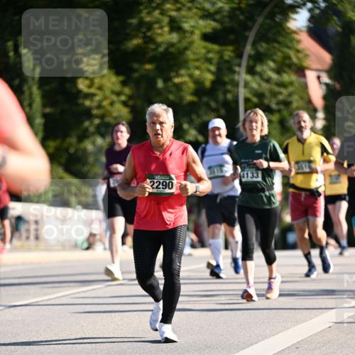 01.09.2024 - BARMER Alsterlauf Dr. Thomas Lammeyer http://msf.ph/oto/6907602 01.09.2024 09:42:49 Laufen 3011, 13516, 4133, 2290 meine-sportfotos.de