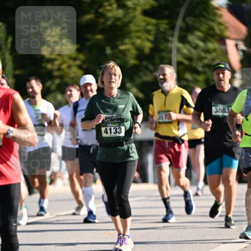 01.09.2024 - BARMER Alsterlauf Dr. Thomas Lammeyer http://msf.ph/oto/6907643 01.09.2024 09:42:50 Laufen 4133, 157, 3883 meine-sportfotos.de
