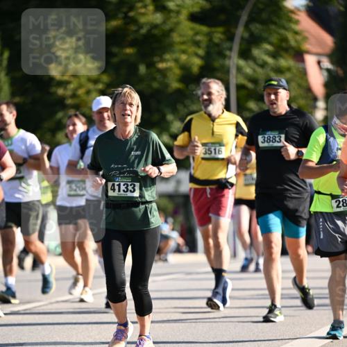 01.09.2024 - BARMER Alsterlauf Dr. Thomas Lammeyer http://msf.ph/oto/6907660 01.09.2024 09:42:51 Laufen 5201, 4133, 3516, 3883, 28 meine-sportfotos.de