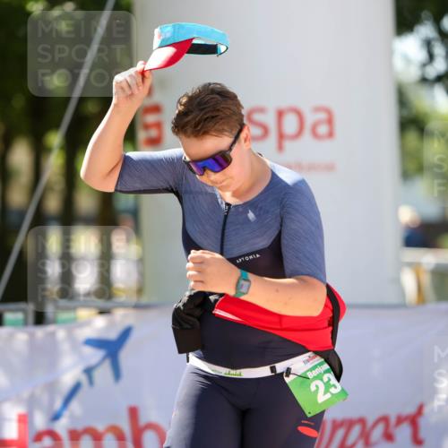 01.09.2024 - 17. Tribühne Triathlon Michael Strokosch http://msf.ph/oto/6907692 01.09.2024 11:25:17 Ziel 238 meine-sportfotos.de