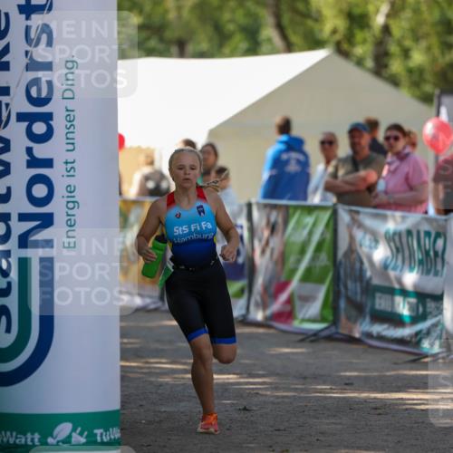 01.09.2024 - 17. Tribühne Triathlon Michael Strokosch http://msf.ph/oto/6907700 01.09.2024 11:25:50 Ziel 184 meine-sportfotos.de