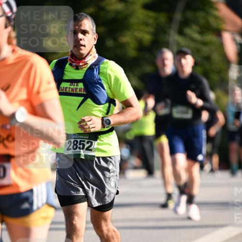 01.09.2024 - BARMER Alsterlauf Dr. Thomas Lammeyer http://msf.ph/oto/6907737 01.09.2024 09:42:53 Laufen 55, 2852 meine-sportfotos.de