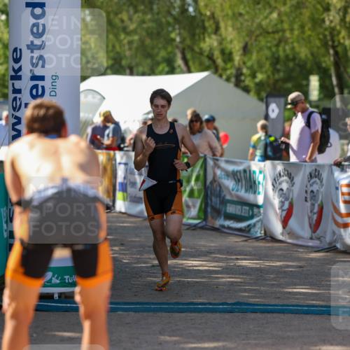 01.09.2024 - 17. Tribühne Triathlon Michael Strokosch http://msf.ph/oto/6907908 01.09.2024 11:44:22 Ziel 384 meine-sportfotos.de