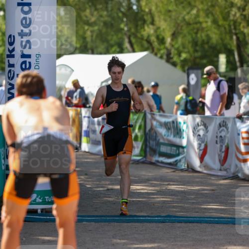 01.09.2024 - 17. Tribühne Triathlon Michael Strokosch http://msf.ph/oto/6907915 01.09.2024 11:44:22 Ziel 384 meine-sportfotos.de