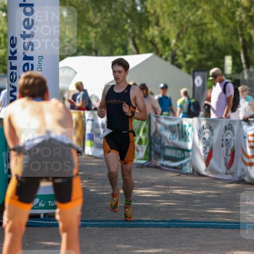 01.09.2024 - 17. Tribühne Triathlon Michael Strokosch http://msf.ph/oto/6907923 01.09.2024 11:44:22 Ziel 384 meine-sportfotos.de