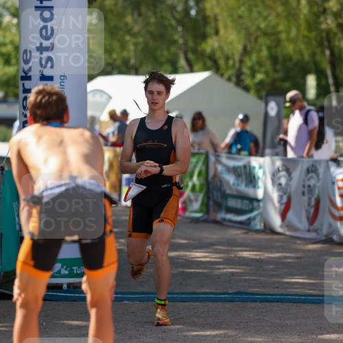 01.09.2024 - 17. Tribühne Triathlon Michael Strokosch http://msf.ph/oto/6907940 01.09.2024 11:44:23 Ziel 384 meine-sportfotos.de