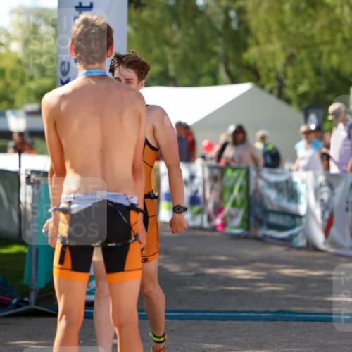 01.09.2024 - 17. Tribühne Triathlon Michael Strokosch http://msf.ph/oto/6907969 01.09.2024 11:44:24 Ziel 384 meine-sportfotos.de