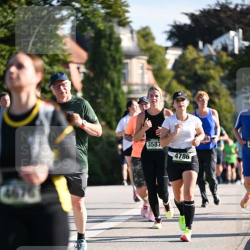 01.09.2024 - BARMER Alsterlauf Dr. Thomas Lammeyer http://msf.ph/oto/6908053 01.09.2024 09:43:06 Laufen 4676, 3587, 4786 meine-sportfotos.de