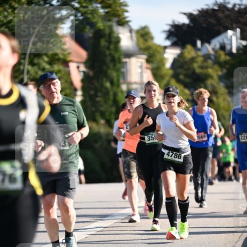 01.09.2024 - BARMER Alsterlauf Dr. Thomas Lammeyer http://msf.ph/oto/6908061 01.09.2024 09:43:06 Laufen 76, 03, 358, 4786, 569, 226 meine-sportfotos.de
