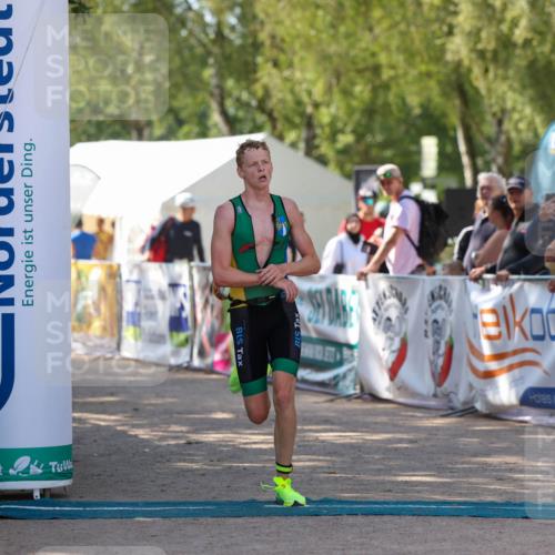 01.09.2024 - 17. Tribühne Triathlon Michael Strokosch http://msf.ph/oto/6908129 01.09.2024 11:45:07 Ziel 351 meine-sportfotos.de