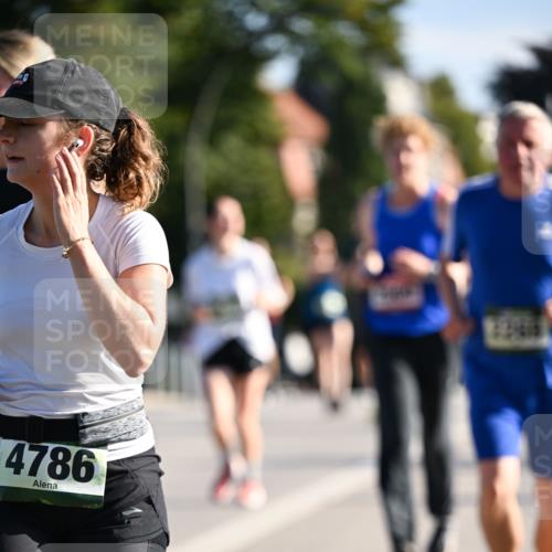 01.09.2024 - BARMER Alsterlauf Dr. Thomas Lammeyer http://msf.ph/oto/6908133 01.09.2024 09:43:10 Laufen 4786 meine-sportfotos.de