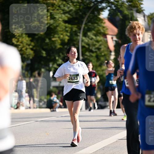 01.09.2024 - BARMER Alsterlauf Dr. Thomas Lammeyer http://msf.ph/oto/6908150 01.09.2024 09:43:11 Laufen 2683, 2683, 2 meine-sportfotos.de