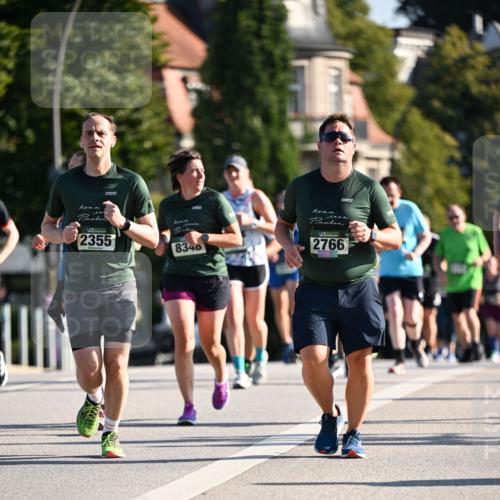 01.09.2024 - BARMER Alsterlauf Dr. Thomas Lammeyer http://msf.ph/oto/6908195 01.09.2024 09:43:13 Laufen 2355, 8340, 2766 meine-sportfotos.de
