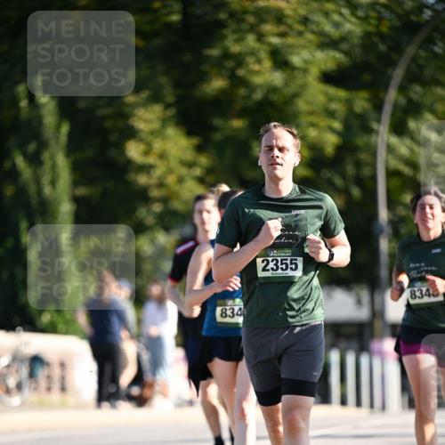 01.09.2024 - BARMER Alsterlauf Dr. Thomas Lammeyer http://msf.ph/oto/6908240 01.09.2024 09:43:14 Laufen 834, 2355, 834 meine-sportfotos.de
