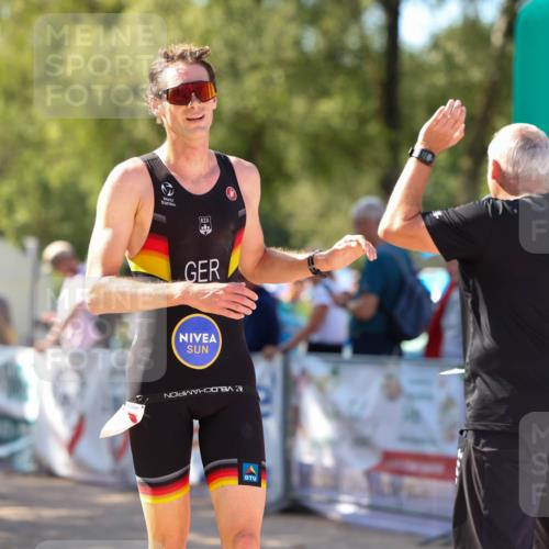 01.09.2024 - 17. Tribühne Triathlon Michael Strokosch http://msf.ph/oto/6908251 01.09.2024 11:45:23 Ziel 436 meine-sportfotos.de