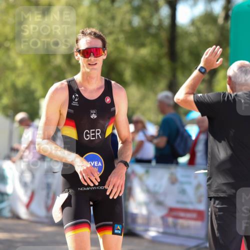01.09.2024 - 17. Tribühne Triathlon Michael Strokosch http://msf.ph/oto/6908259 01.09.2024 11:45:23 Ziel 436 meine-sportfotos.de