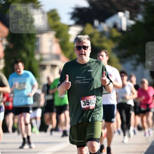 01.09.2024 - BARMER Alsterlauf Dr. Thomas Lammeyer http://msf.ph/oto/6908278 01.09.2024 09:43:17 Laufen 3562 meine-sportfotos.de