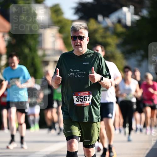 01.09.2024 - BARMER Alsterlauf Dr. Thomas Lammeyer http://msf.ph/oto/6908287 01.09.2024 09:43:17 Laufen 35, 3562 meine-sportfotos.de