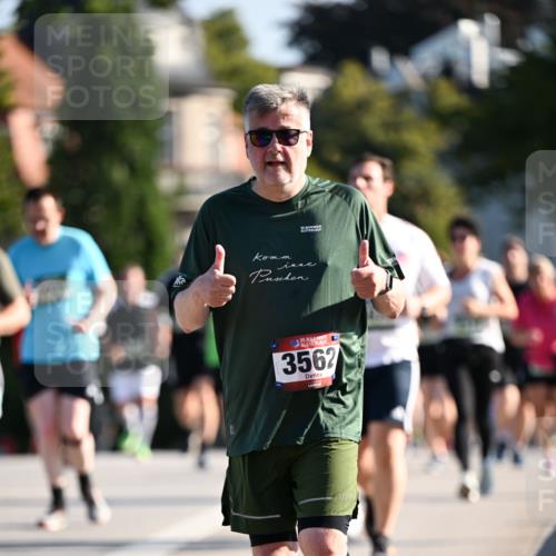 01.09.2024 - BARMER Alsterlauf Dr. Thomas Lammeyer http://msf.ph/oto/6908294 01.09.2024 09:43:17 Laufen 35, 3562 meine-sportfotos.de