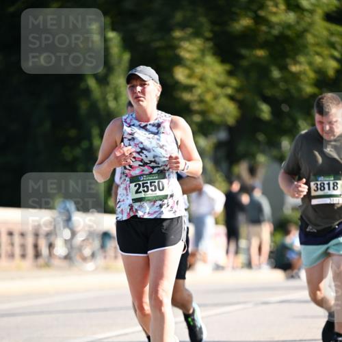 01.09.2024 - BARMER Alsterlauf Dr. Thomas Lammeyer http://msf.ph/oto/6908335 01.09.2024 09:43:19 Laufen 2550, 3818 meine-sportfotos.de