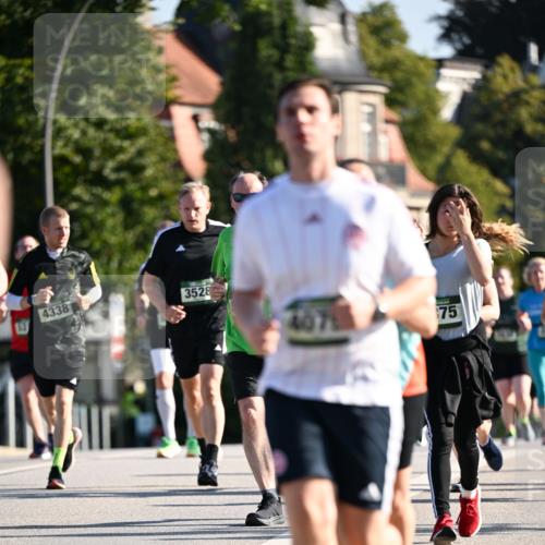 01.09.2024 - BARMER Alsterlauf Dr. Thomas Lammeyer http://msf.ph/oto/6908354 01.09.2024 09:43:20 Laufen 4338, 3528, 75 meine-sportfotos.de