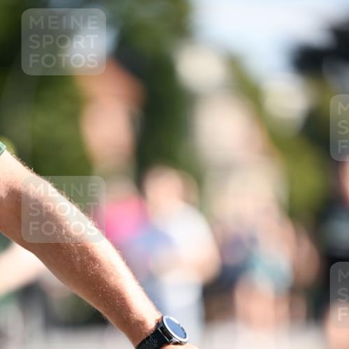 01.09.2024 - BARMER Alsterlauf Dr. Thomas Lammeyer http://msf.ph/oto/6908971 01.09.2024 09:43:51 Laufen  meine-sportfotos.de