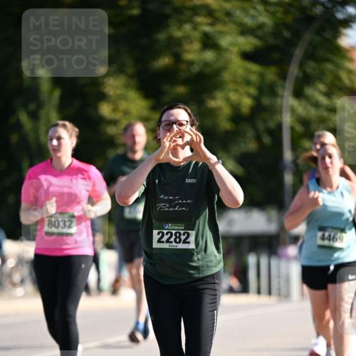 01.09.2024 - BARMER Alsterlauf Dr. Thomas Lammeyer http://msf.ph/oto/6909096 01.09.2024 09:43:56 Laufen 8032, 35, 2282, 4469 meine-sportfotos.de