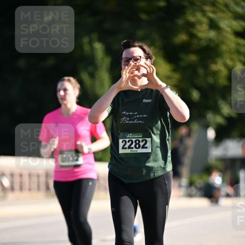 01.09.2024 - BARMER Alsterlauf Dr. Thomas Lammeyer http://msf.ph/oto/6909116 01.09.2024 09:43:57 Laufen 5, 8032, 35, 2282 meine-sportfotos.de