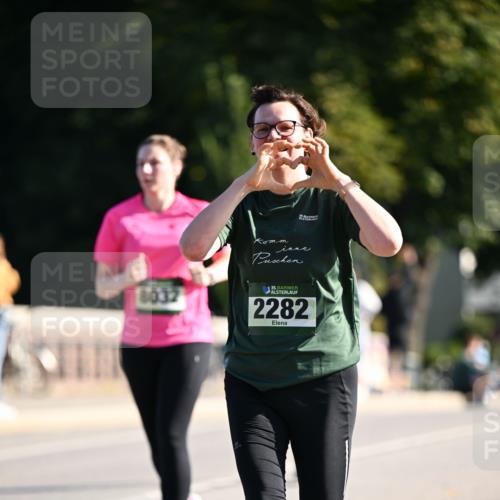 01.09.2024 - BARMER Alsterlauf Dr. Thomas Lammeyer http://msf.ph/oto/6909121 01.09.2024 09:43:57 Laufen 35, 8032, 35, 2282 meine-sportfotos.de