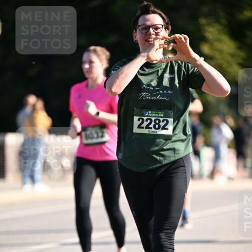01.09.2024 - BARMER Alsterlauf Dr. Thomas Lammeyer http://msf.ph/oto/6909132 01.09.2024 09:43:57 Laufen 35, 2282 meine-sportfotos.de