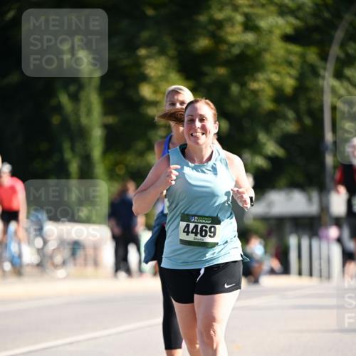 01.09.2024 - BARMER Alsterlauf Dr. Thomas Lammeyer http://msf.ph/oto/6909162 01.09.2024 09:43:58 Laufen 1635, 4469 meine-sportfotos.de