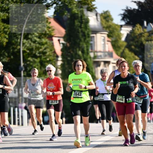 01.09.2024 - BARMER Alsterlauf Dr. Thomas Lammeyer http://msf.ph/oto/6909212 01.09.2024 09:44:00 Laufen 3, 3099, 3572, 2842, 10, 5211, 2846, 2637, 2637 meine-sportfotos.de