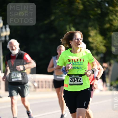 01.09.2024 - BARMER Alsterlauf Dr. Thomas Lammeyer http://msf.ph/oto/6909339 01.09.2024 09:44:05 Laufen 147, 35, 2842 meine-sportfotos.de