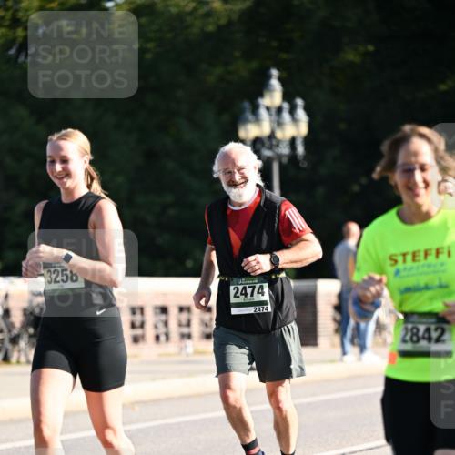01.09.2024 - BARMER Alsterlauf Dr. Thomas Lammeyer http://msf.ph/oto/6909352 01.09.2024 09:44:05 Laufen 3258, 2474, 2474, 2842 meine-sportfotos.de