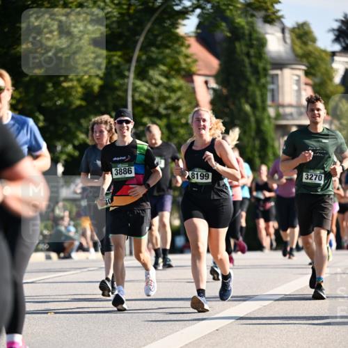 01.09.2024 - BARMER Alsterlauf Dr. Thomas Lammeyer http://msf.ph/oto/6909694 01.09.2024 09:44:20 Laufen 3886, 8199, 3270 meine-sportfotos.de