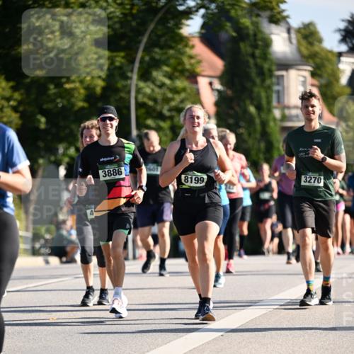 01.09.2024 - BARMER Alsterlauf Dr. Thomas Lammeyer http://msf.ph/oto/6909708 01.09.2024 09:44:20 Laufen 3886, 1601, 8199, 3270 meine-sportfotos.de