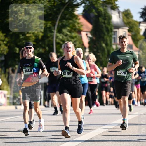 01.09.2024 - BARMER Alsterlauf Dr. Thomas Lammeyer http://msf.ph/oto/6909715 01.09.2024 09:44:21 Laufen 3886, 8199, 3270 meine-sportfotos.de