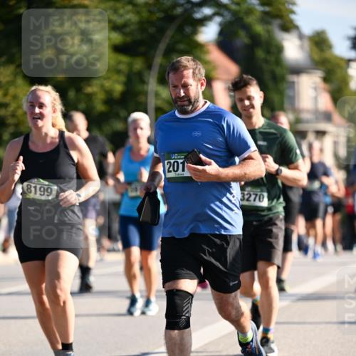 01.09.2024 - BARMER Alsterlauf Dr. Thomas Lammeyer http://msf.ph/oto/6909746 01.09.2024 09:44:23 Laufen 8199, 201, 3270 meine-sportfotos.de