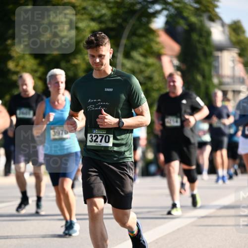 01.09.2024 - BARMER Alsterlauf Dr. Thomas Lammeyer http://msf.ph/oto/6909775 01.09.2024 09:44:24 Laufen 35, 3970, 135, 3270 meine-sportfotos.de