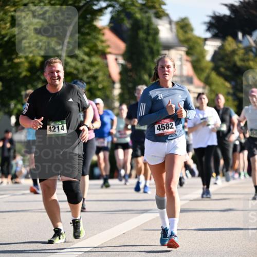 01.09.2024 - BARMER Alsterlauf Dr. Thomas Lammeyer http://msf.ph/oto/6909820 01.09.2024 09:44:25 Laufen 4214, 4582 meine-sportfotos.de