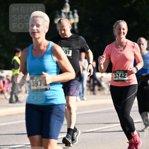 01.09.2024 - BARMER Alsterlauf Dr. Thomas Lammeyer http://msf.ph/oto/6909851 01.09.2024 09:44:27 Laufen 397, 01, 35, 3742 meine-sportfotos.de