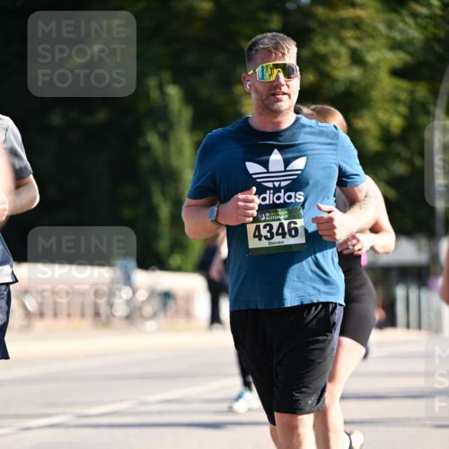 01.09.2024 - BARMER Alsterlauf Dr. Thomas Lammeyer http://msf.ph/oto/6910037 01.09.2024 09:44:34 Laufen 35, 4346 meine-sportfotos.de