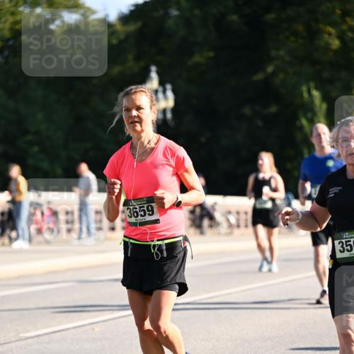 01.09.2024 - BARMER Alsterlauf Dr. Thomas Lammeyer http://msf.ph/oto/6910439 01.09.2024 09:44:50 Laufen 831, 3659, 128, 135, 350 meine-sportfotos.de