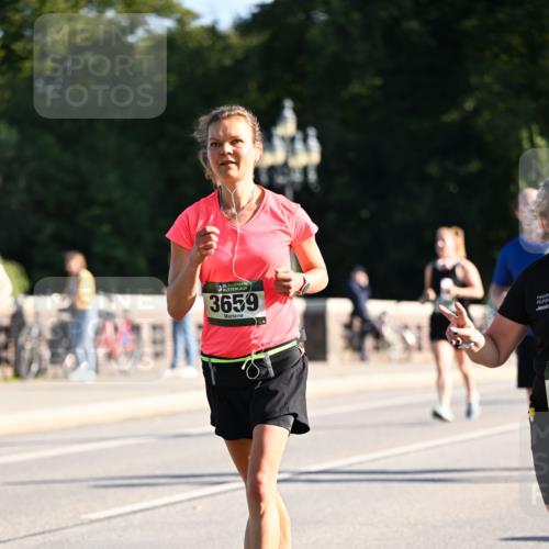 01.09.2024 - BARMER Alsterlauf Dr. Thomas Lammeyer http://msf.ph/oto/6910445 01.09.2024 09:44:50 Laufen 121, 35, 3659 meine-sportfotos.de