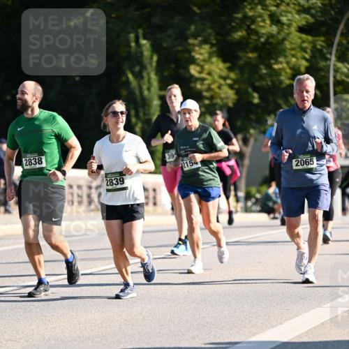 01.09.2024 - BARMER Alsterlauf Dr. Thomas Lammeyer http://msf.ph/oto/6910550 01.09.2024 09:44:54 Laufen 2838, 2839, 39, 2154, 2065 meine-sportfotos.de