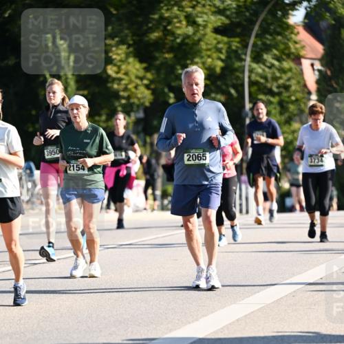 01.09.2024 - BARMER Alsterlauf Dr. Thomas Lammeyer http://msf.ph/oto/6910562 01.09.2024 09:44:54 Laufen 3950, 2154, 2065, 3734 meine-sportfotos.de